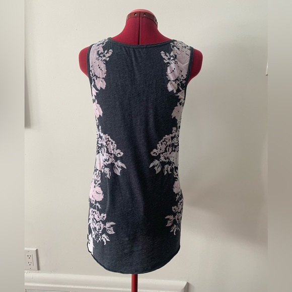 PRETTY WHITE ON GREY TANK TOP - Picture 4 of 7